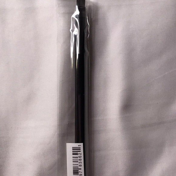 NWT | NYX Pro Angled Brush For Eyebrows & Eyeliner Application PRO Brush 19 - Picture 3 of 3